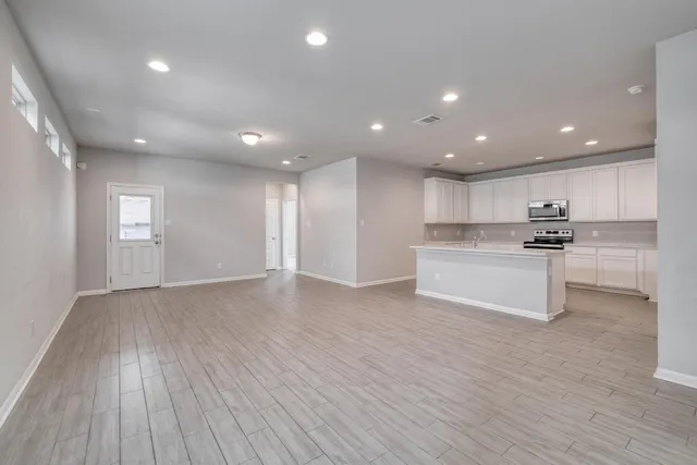 $249,900 | 124 Drifter Lane, Jarrell, TX 76537