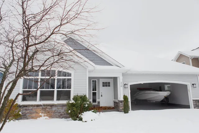 $379,000 | 210 Market Place, Benton Harbor, MI 49022