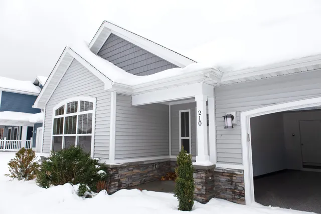 $379,000 | 210 Market Place, Benton Harbor, MI 49022