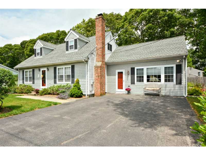 5 Edgewater Road Narragansett, RI 02882 - Photo 2 of 15 Exterior Front.