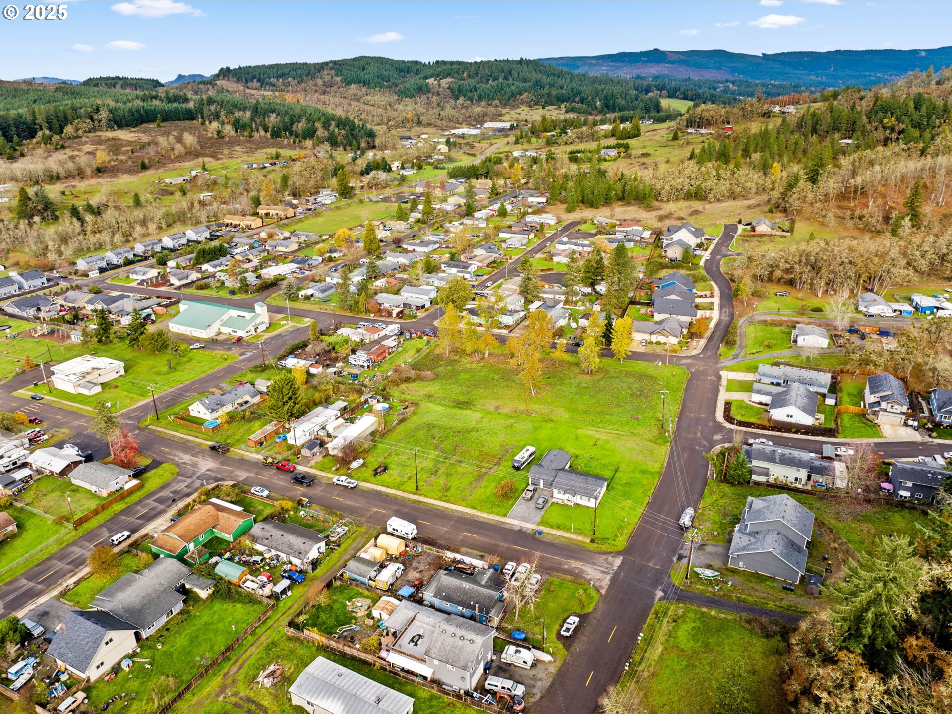 287 East 3rd Street Lowell, OR 97452 - Photo 16 of 23