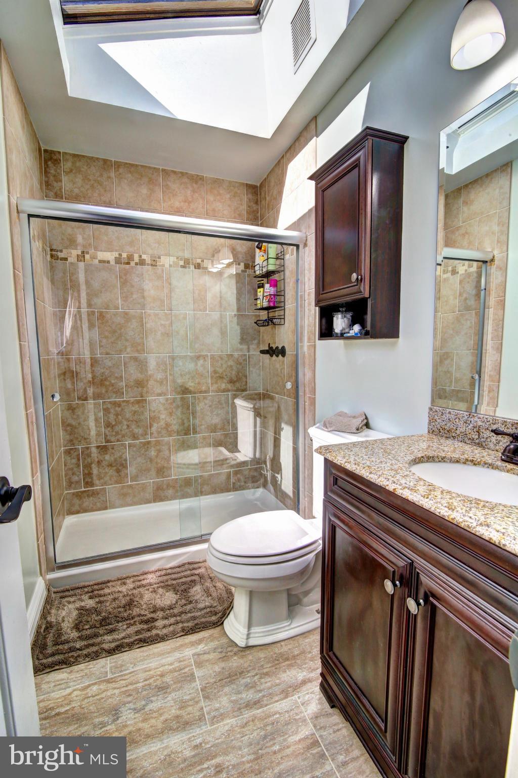 20688 Gleedsville Road Leesburg, VA 20175 - Photo 11 of 28 Bath (Master)