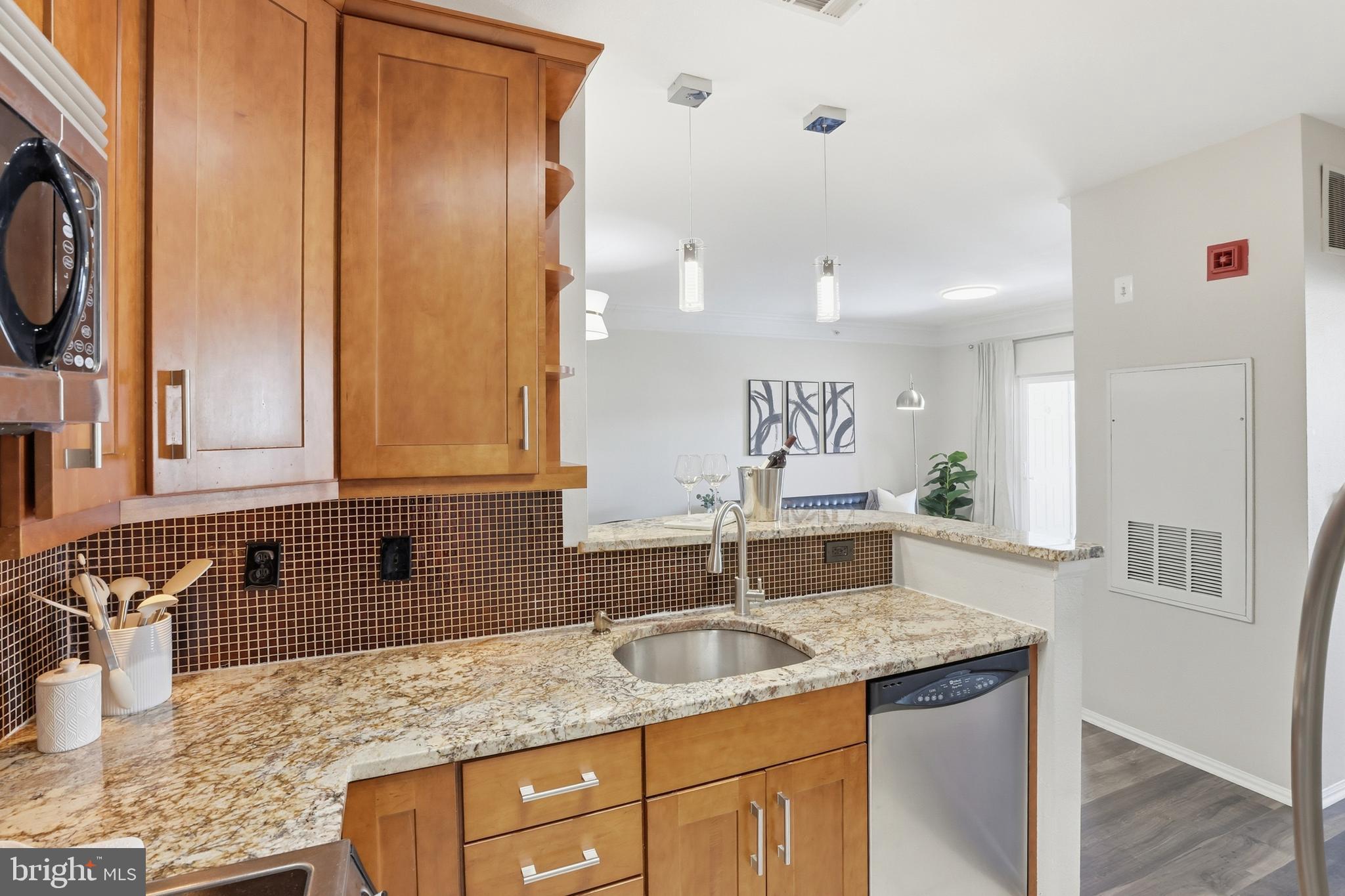 1580 Spring Gate Dr., Unit 4406 McLean, VA 22102 - Photo 15 of 43 Kitchen