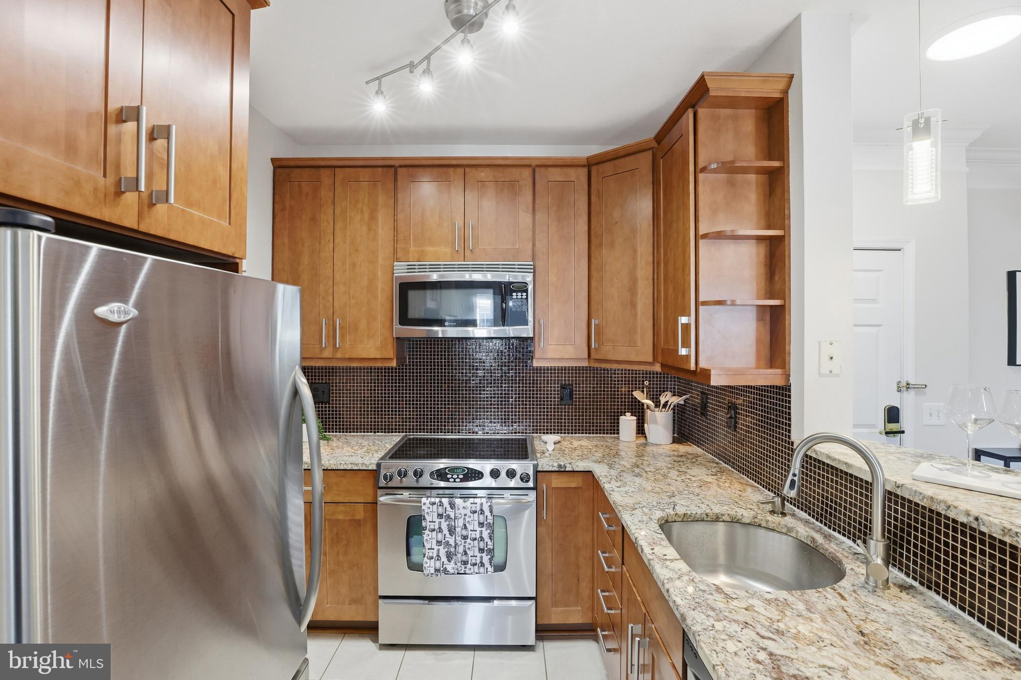 1580 Spring Gate Dr., Unit 4406 McLean, VA 22102 - Photo 16 of 43 Top of the line Stainless Steel Appliances