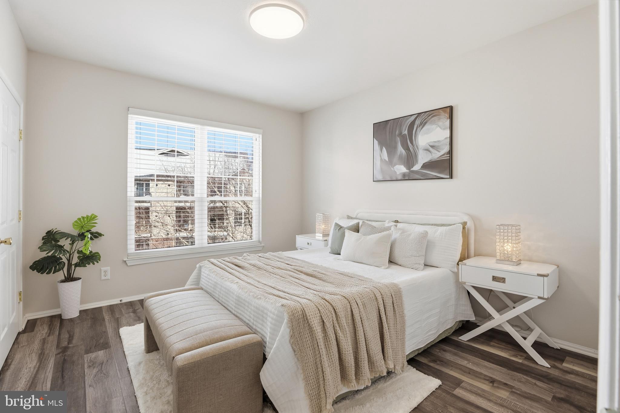 1580 Spring Gate Dr., Unit 4406 McLean, VA 22102 - Photo 20 of 43 Primary Bedroom