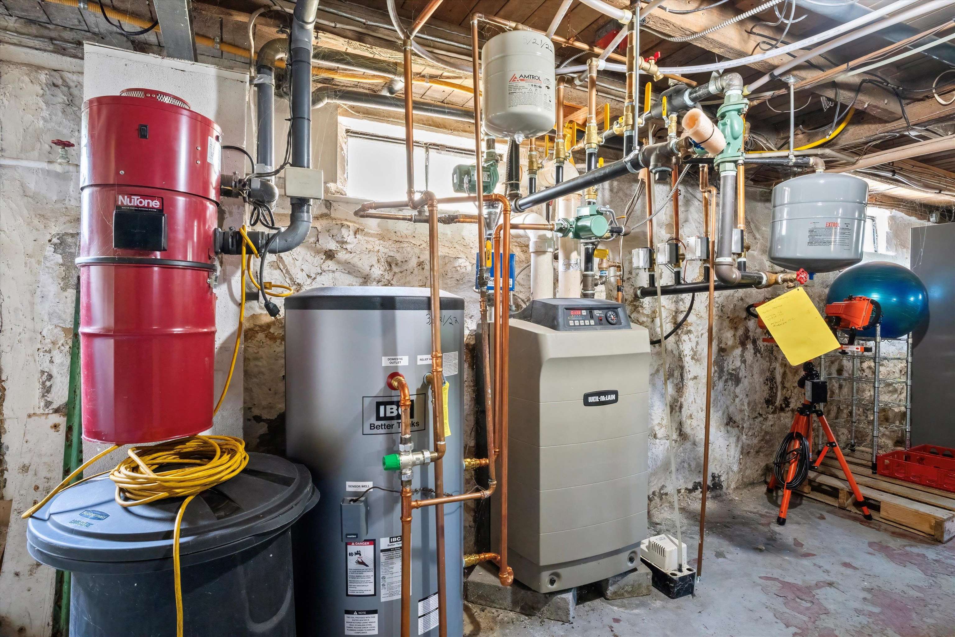 1041 Bridge Street Manchester, NH 03104 - Photo 26 of 50