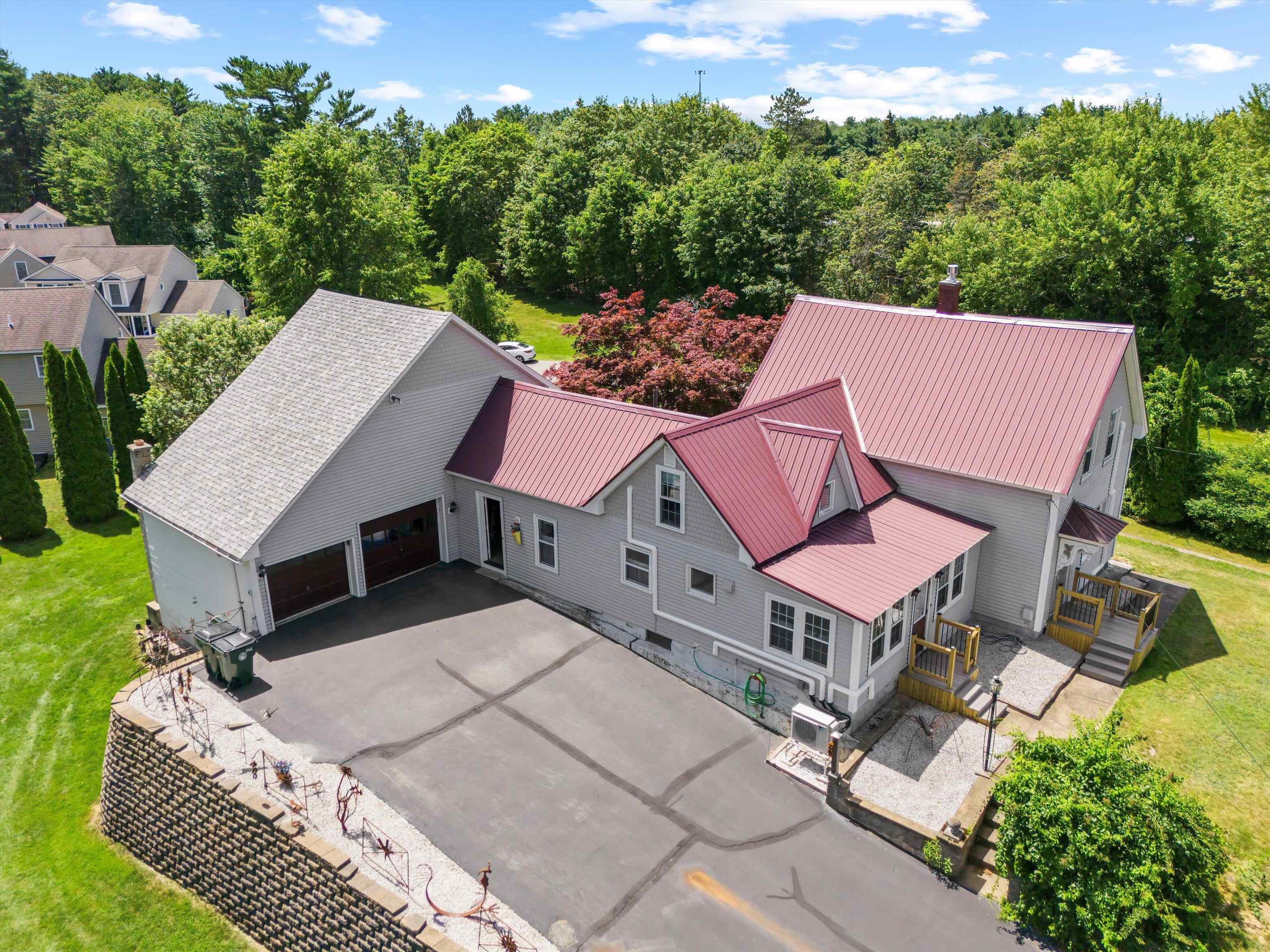 1041 Bridge Street Manchester, NH 03104 - Photo 3 of 50