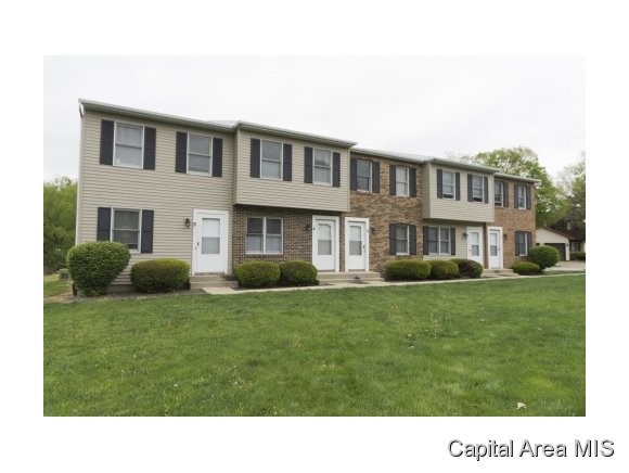 738 Rickard Road Springfield, IL 62704 - Photo 3 of 16 Gallery Image 3
