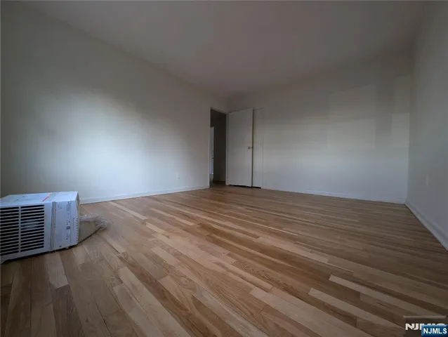 $2,525 | 456 Grand Avenue, Unit 5A, Leonia, NJ 07605