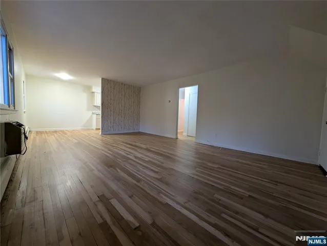 $2,525 | 456 Grand Avenue, Unit 5A, Leonia, NJ 07605