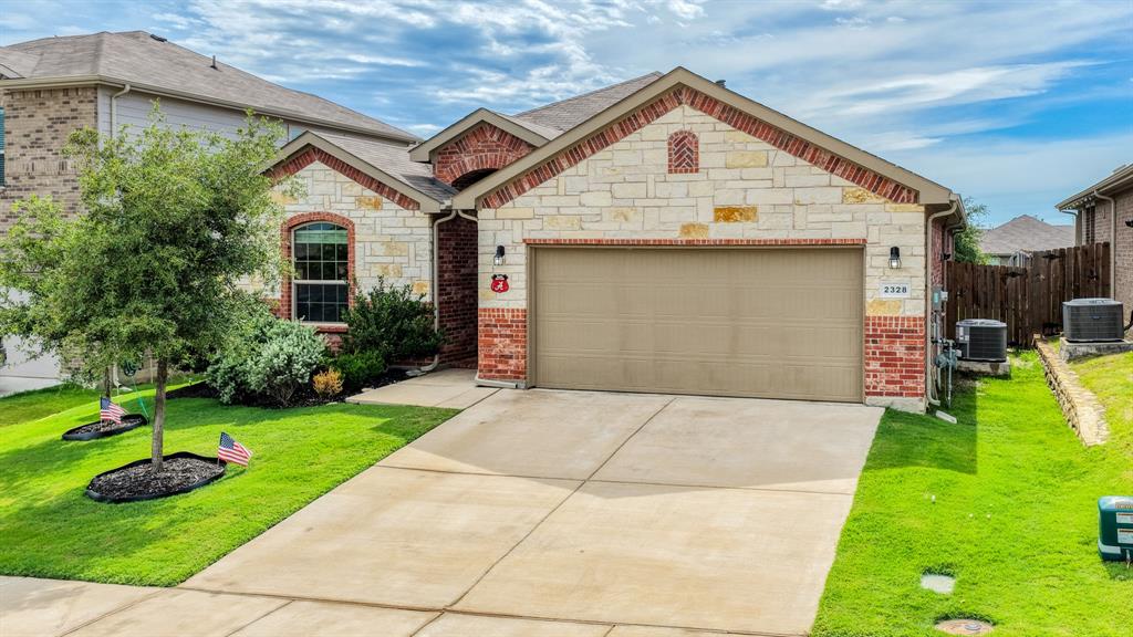 2328 Briscoe Rnch Drive Weatherford, TX 76087 - Photo 4 of 36