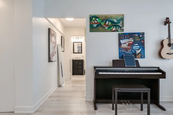 $2,700 | 2800 North Lake Shore Drive, Unit 715, Chicago, IL 60657