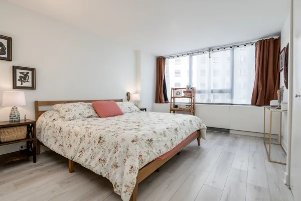 $2,700 | 2800 North Lake Shore Drive, Unit 715, Chicago, IL 60657