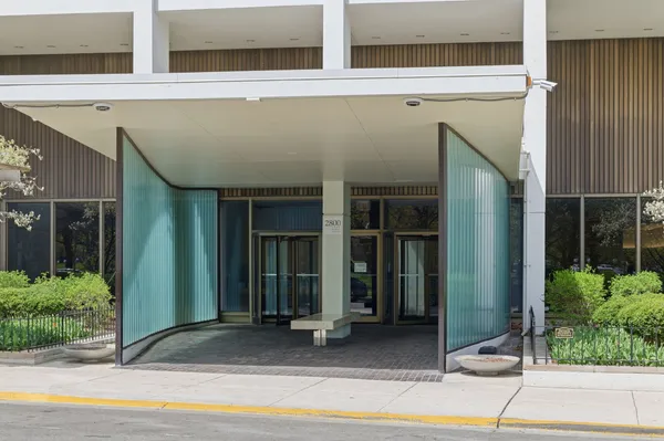 $2,700 | 2800 North Lake Shore Drive, Unit 715, Chicago, IL 60657