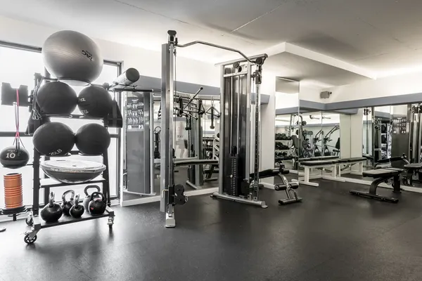 $2,700 | 2800 North Lake Shore Drive, Unit 715, Chicago, IL 60657