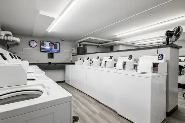 $2,700 | 2800 North Lake Shore Drive, Unit 715, Chicago, IL 60657