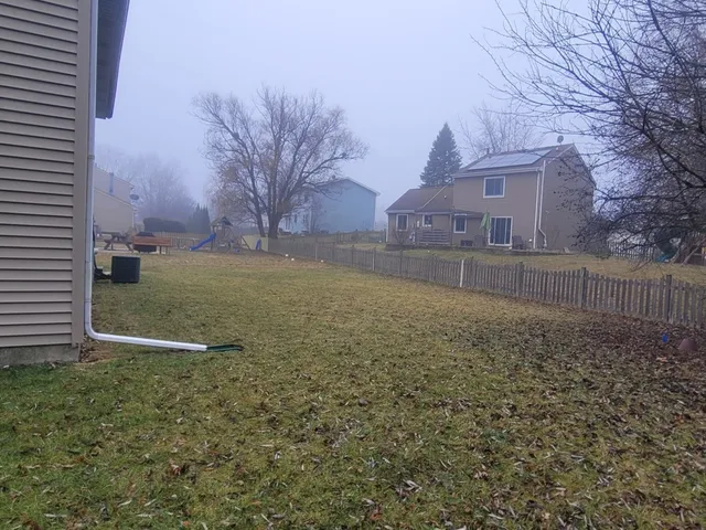 $389,000 | 996 Hawthorne Drive, Crystal Lake, IL 60014