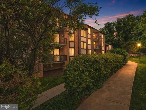 $249,900 | 9702 Kingsbridge Drive, Unit 3, Fairfax, VA 22031