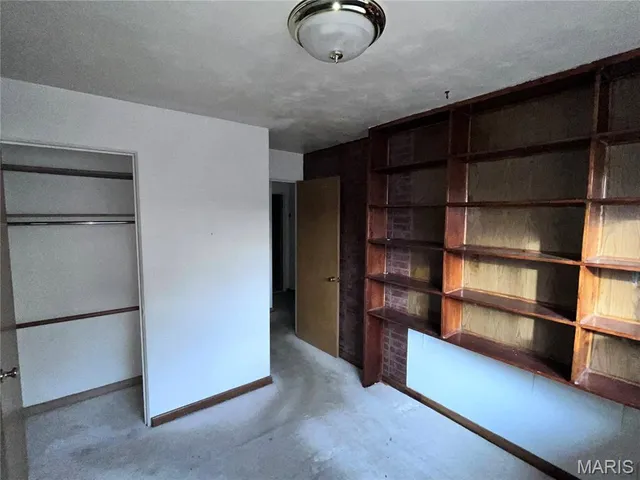 $129,900 | 1320 Mendell Drive, University City, MO 63130