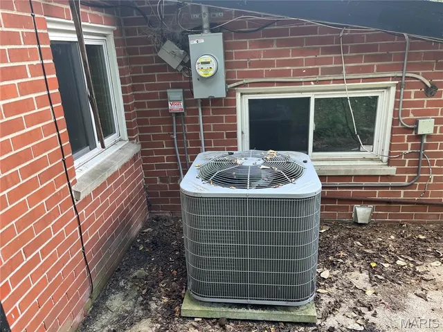 $129,900 | 1320 Mendell Drive, University City, MO 63130