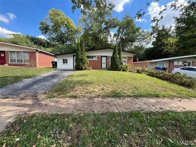 $129,900 | 1320 Mendell Drive, University City, MO 63130