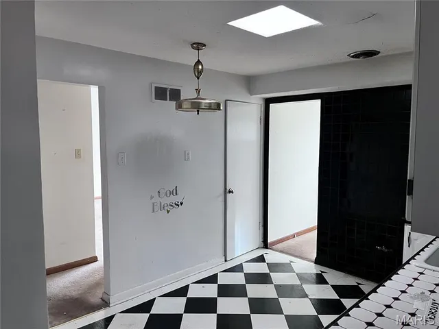 $129,900 | 1320 Mendell Drive, University City, MO 63130