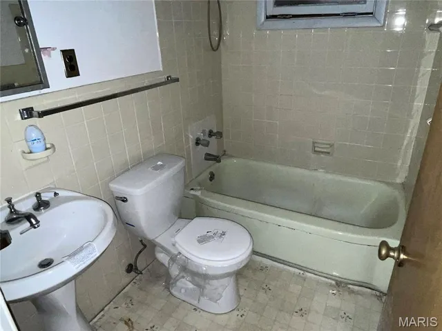 $129,900 | 1320 Mendell Drive, University City, MO 63130