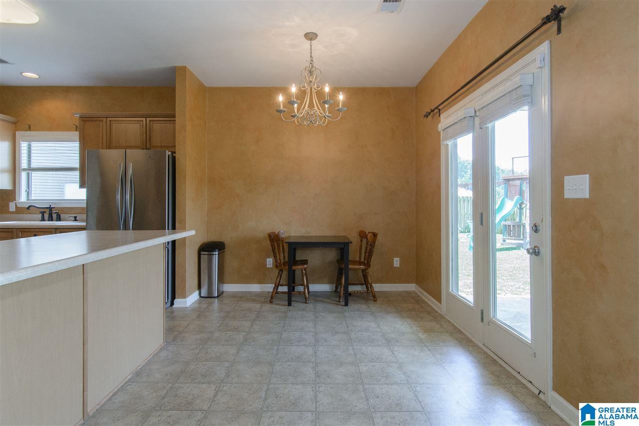 2009 Lake Circle Sterrett, AL 35147 - Photo 16 of 40