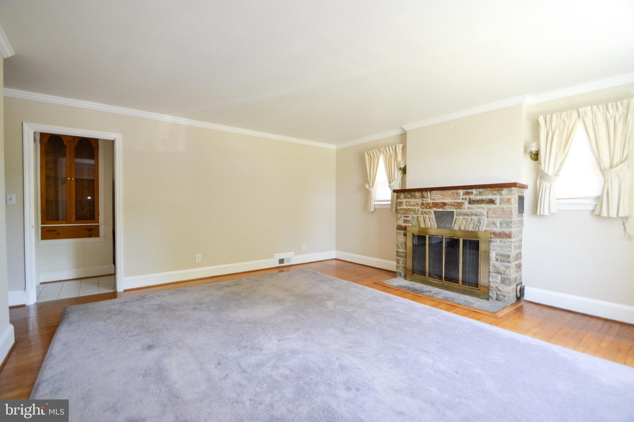 1524 Orlando Road Baltimore, MD 21234 - Photo 4 of 30 Living room
