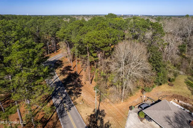 $224,900 | 1906 South 28th Ave Ext., Hattiesburg, MS 39402