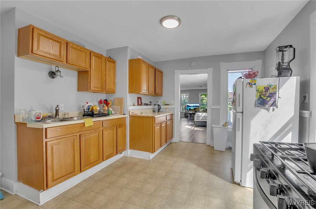 116 19th Street Buffalo, NY 14213 - Photo 14 of 25 Upper Unit Kitchen