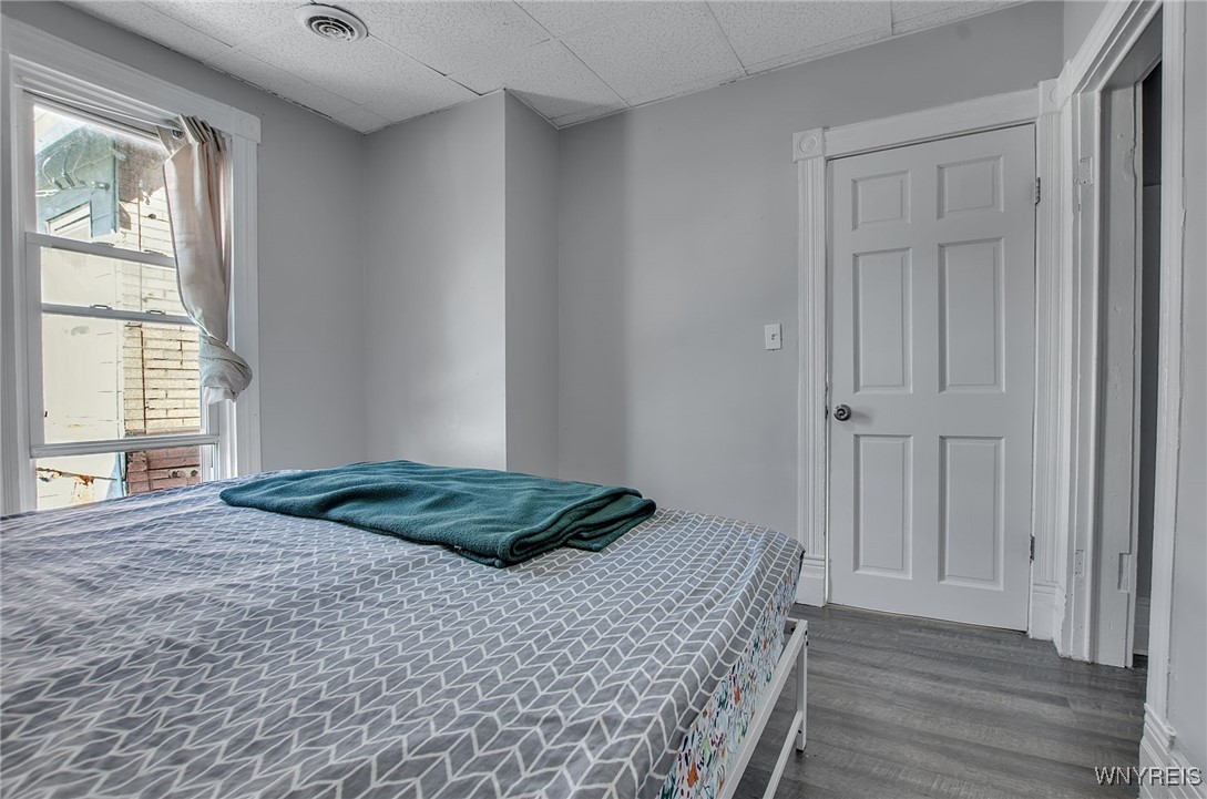 116 19th Street Buffalo, NY 14213 - Photo 17 of 25 Upper Unit Bedroom 1