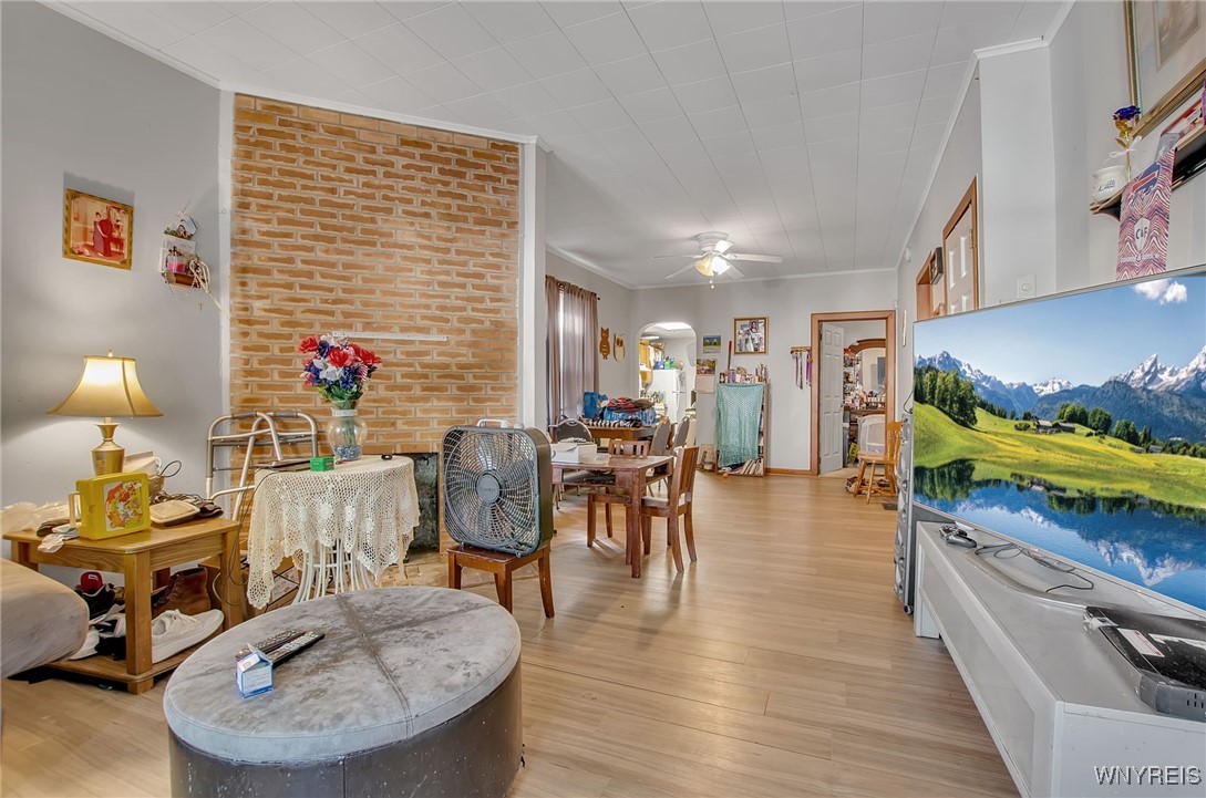 116 19th Street Buffalo, NY 14213 - Photo 2 of 25 Lower Unit Living Room