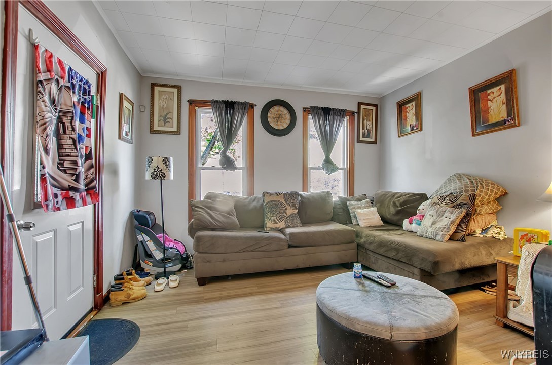116 19th Street Buffalo, NY 14213 - Photo 3 of 25 Lower Unit Living Room