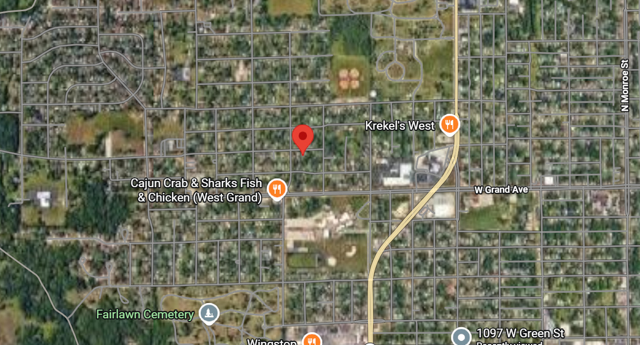 1557 West Center Street Decatur, IL 62526 - Photo 6 of 6 a bathroom with a shower