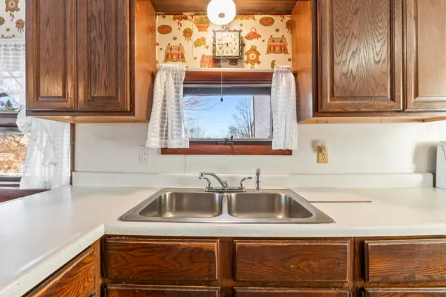 $329,000 | 527 Rollins Road, Rollinsford, NH 03869