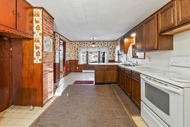 $329,000 | 527 Rollins Road, Rollinsford, NH 03869