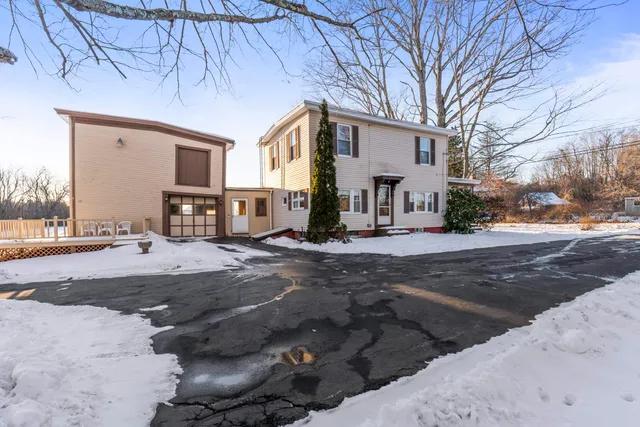 $329,000 | 527 Rollins Road, Rollinsford, NH 03869