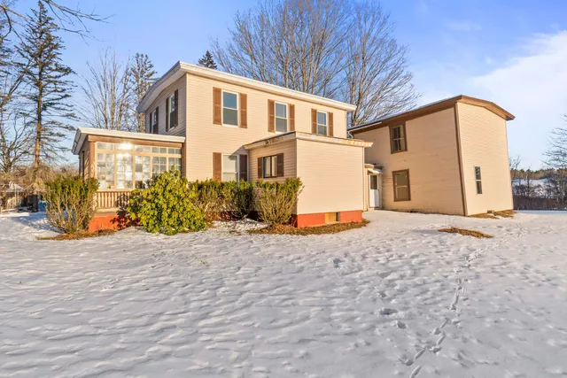 $329,000 | 527 Rollins Road, Rollinsford, NH 03869