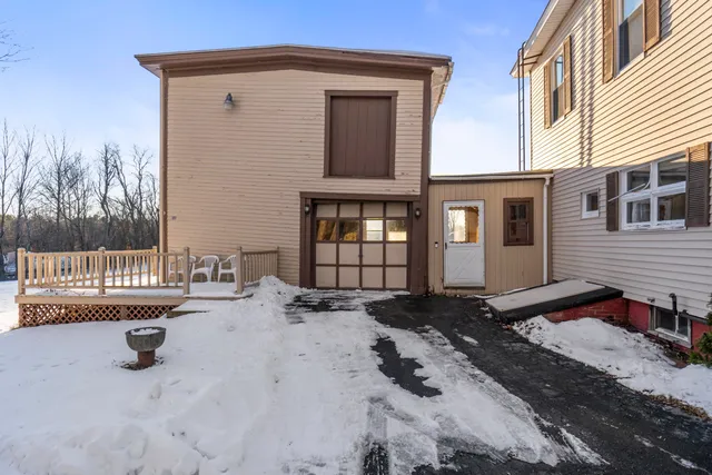 $329,000 | 527 Rollins Road, Rollinsford, NH 03869