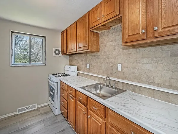 $180,000 | 118 Courtney Drive, Verona, PA 15147