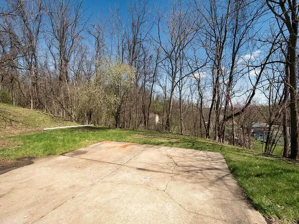 $180,000 | 118 Courtney Drive, Verona, PA 15147