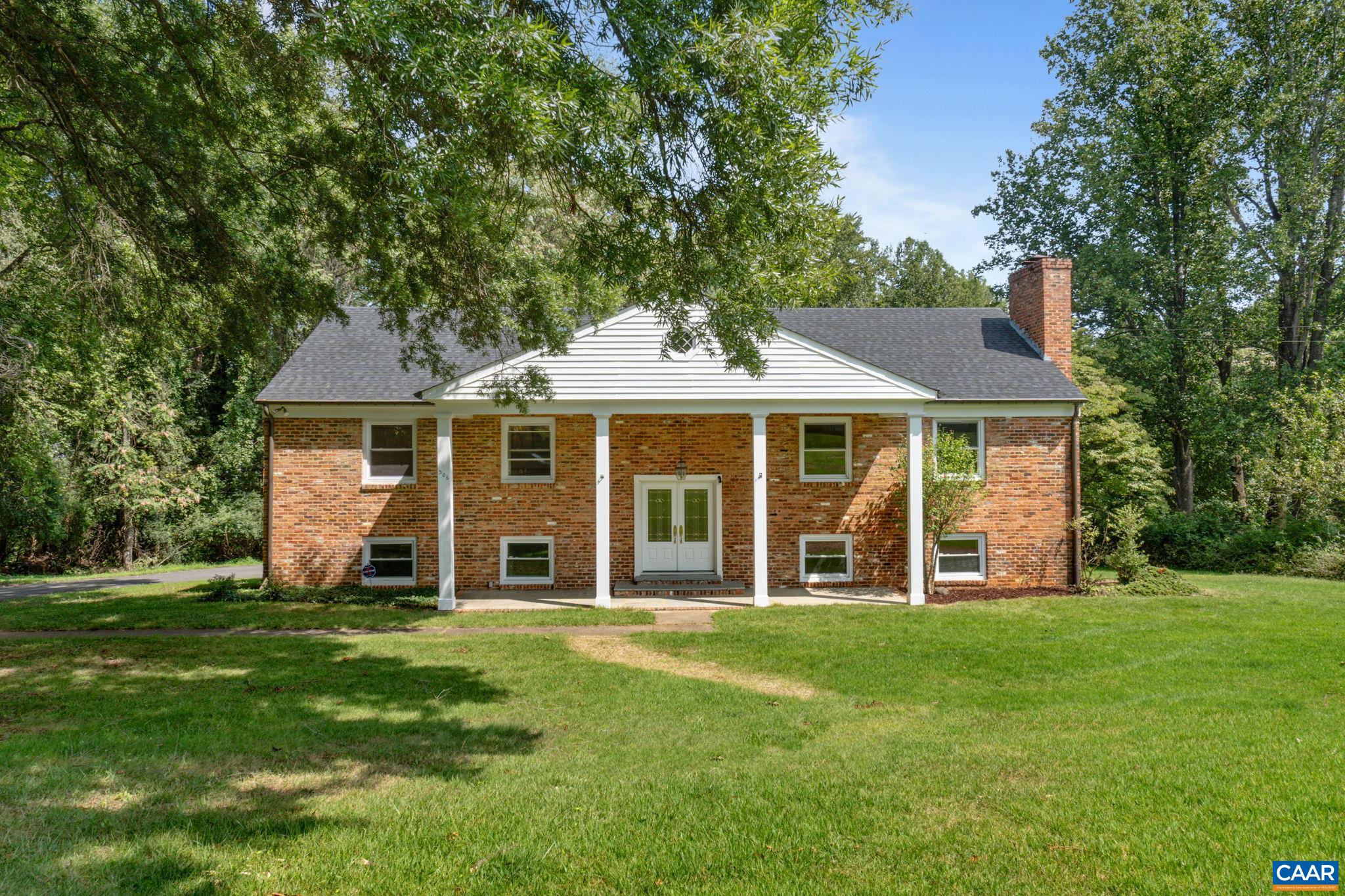 306 Gloucester Road Charlottesville, VA 22901 - Photo 3 of 33 Gallery Image 3