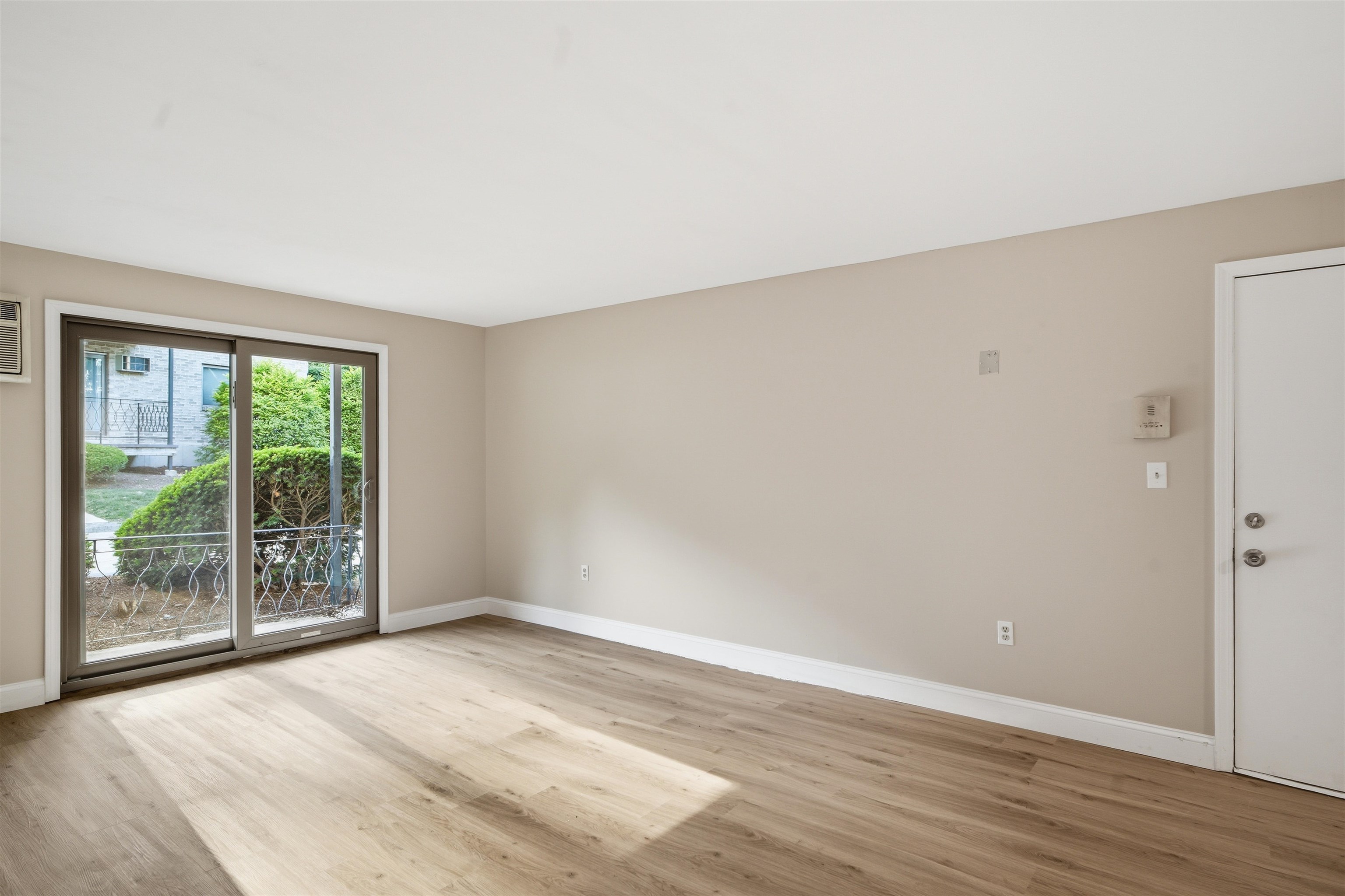 8 Strawberry Bank Road, Unit 9 Nashua, NH 03062 - Photo 7 of 30