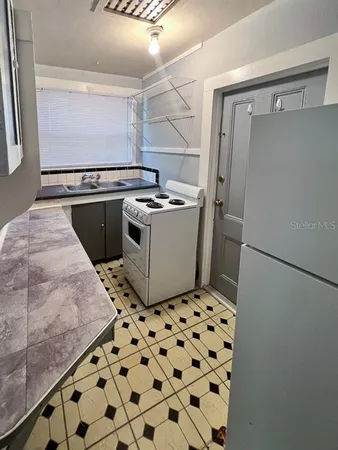 $1,200 | 312 Northeast 2nd Avenue, Unit W, Gainesville, FL 32601