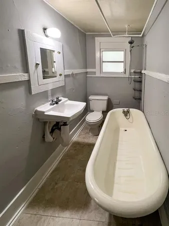 $1,200 | 312 Northeast 2nd Avenue, Unit W, Gainesville, FL 32601