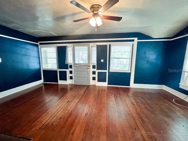 $1,200 | 312 Northeast 2nd Avenue, Unit W, Gainesville, FL 32601