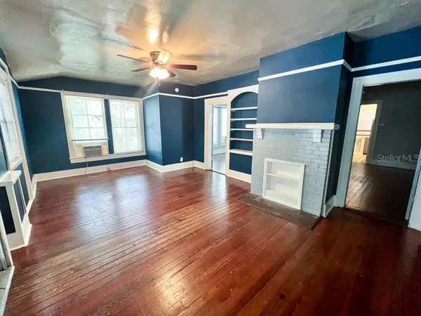 $1,200 | 312 Northeast 2nd Avenue, Unit W, Gainesville, FL 32601