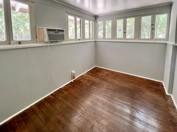 $1,200 | 312 Northeast 2nd Avenue, Unit W, Gainesville, FL 32601