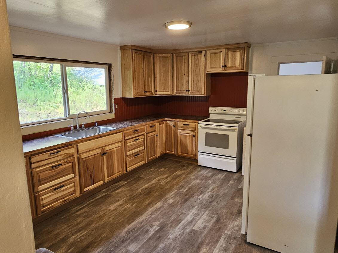 44916 Kahler Basin Road Spray, OR 97874 - Photo 14 of 25 Kitchen